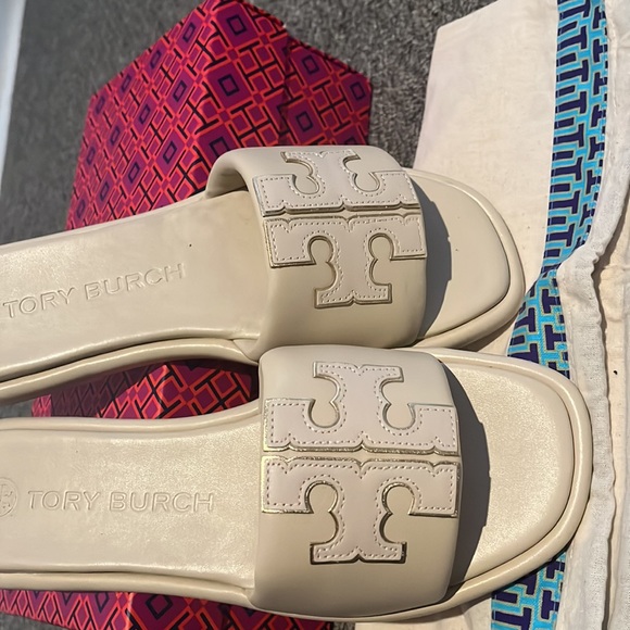 Tan Tory Burch slides 7 1.5 - Picture 7 of 9